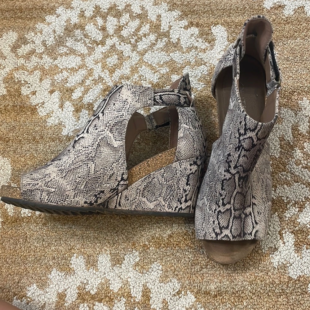 Snake Skin wedges